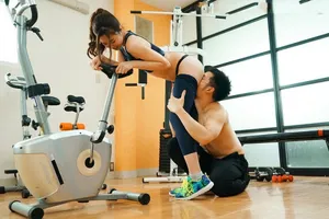 Xin anh xã đi tập gym, vợ vụng trộm với anh pt