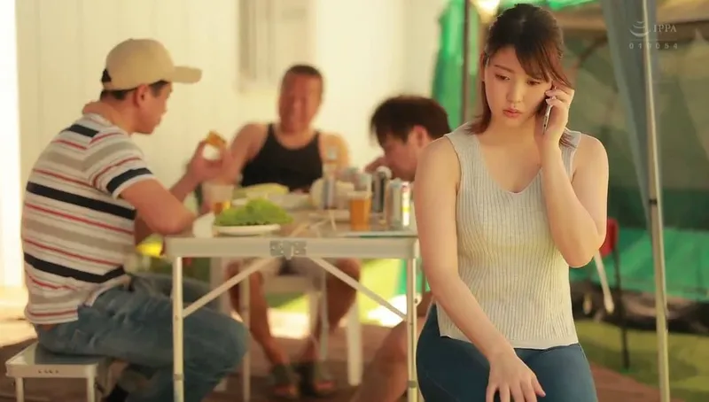 Ông xã khờ để Người vợ tham gia sự kiện cắm trại với mấy gã cạnh nhà và cái kết